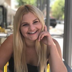 Meet your Posher, Hannah